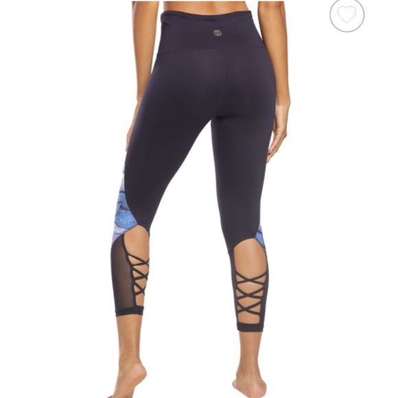 Balance Collection Activewear Capri - Picture 4 of 6